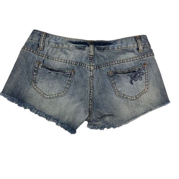 Free Culture Women Denim Shortie Shorts Embroidered Paisley Fringe Hem Blue Sz 3 - Picture 2 of 6